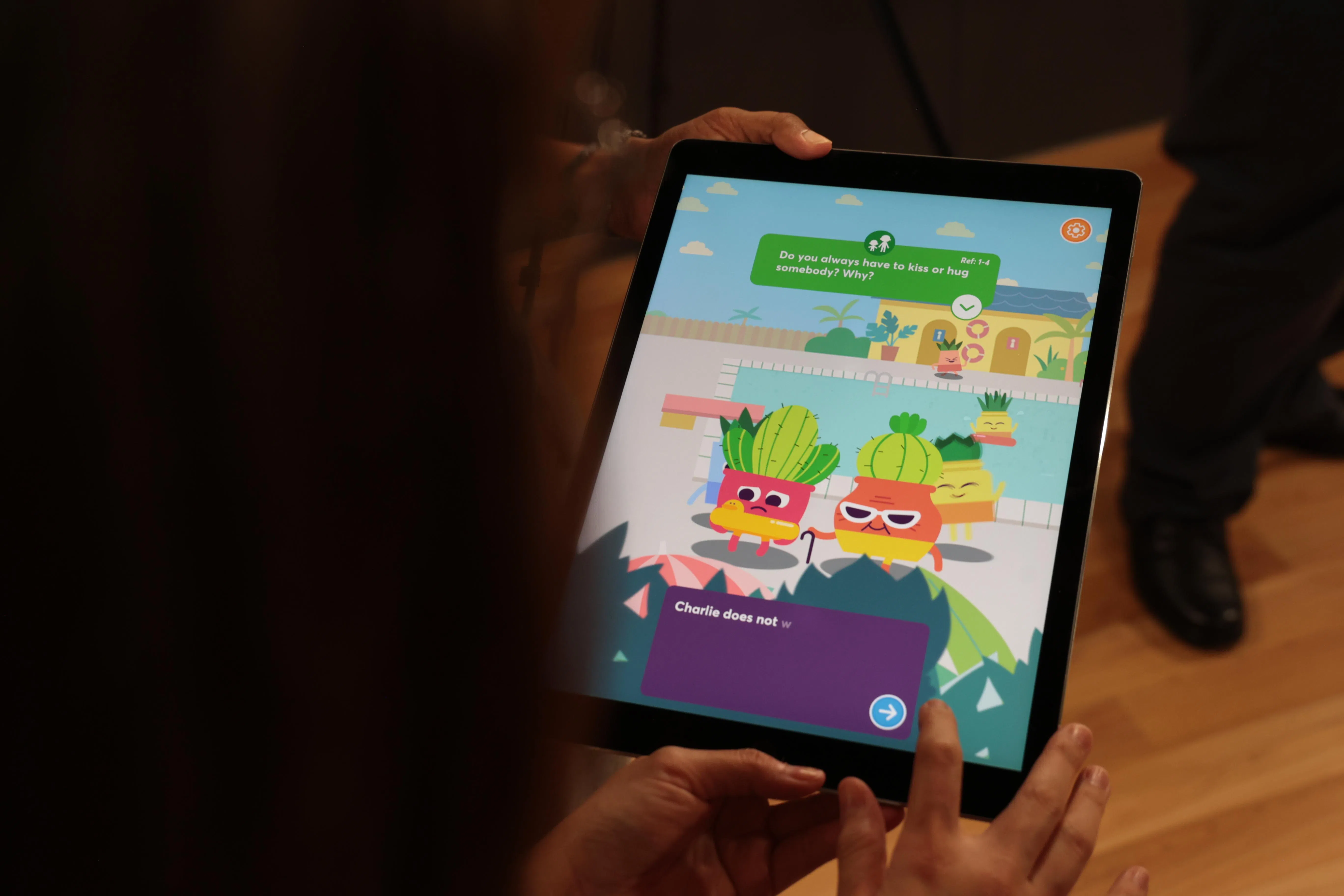 配套内容同时也有游戏和动画视频，通过卡通人物和儿歌，让孩童学会拒绝让别人触碰自己的身体。（梁麒麟摄）