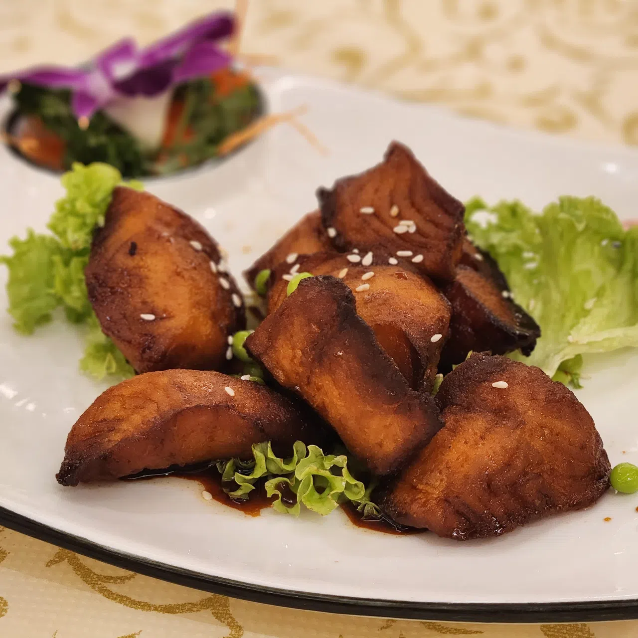 宏仁堂御膳厅最近推出熏鱼等上海风味菜肴。（陈爱薇摄）