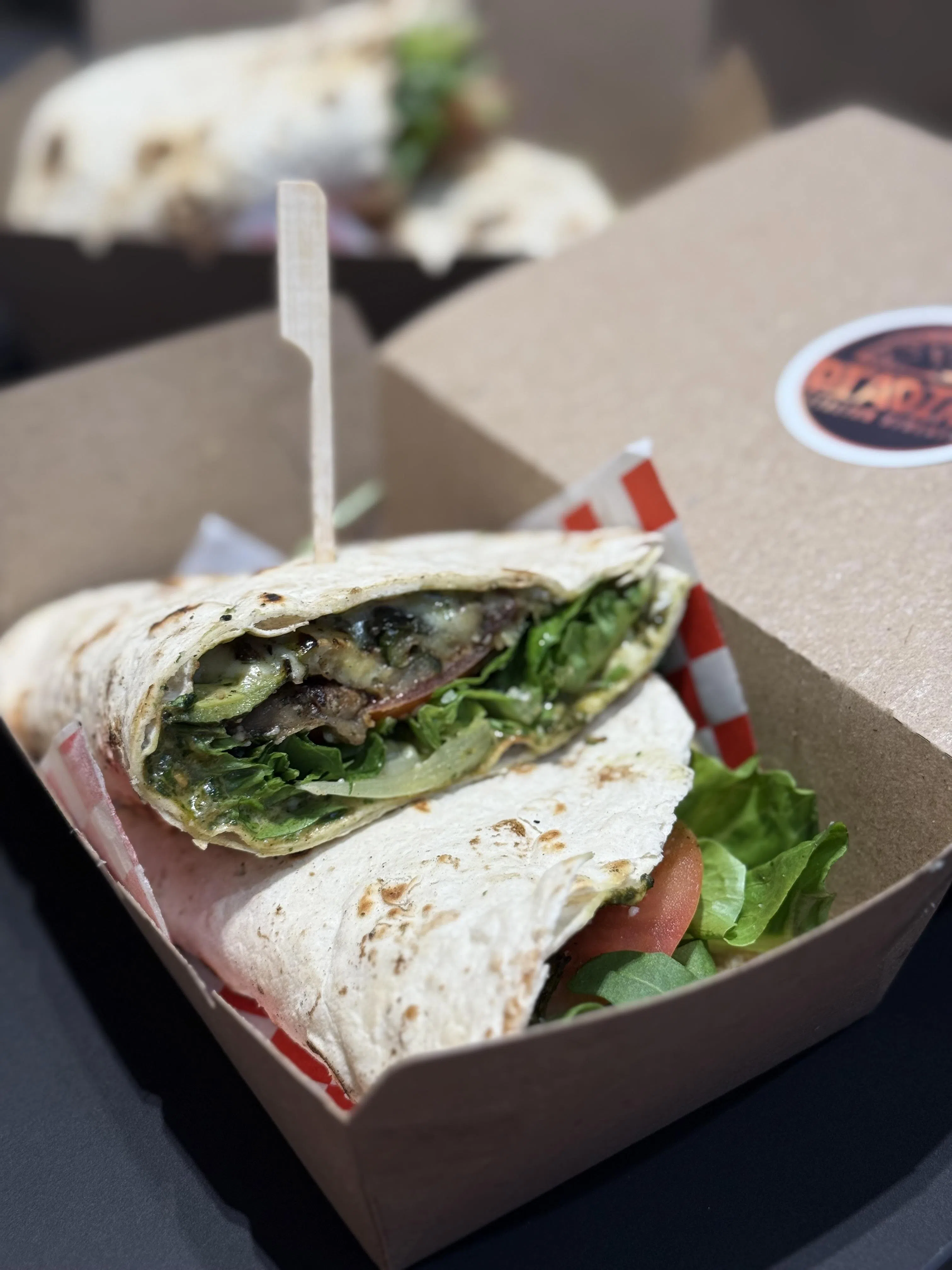 Tangy Milano Duomo的配料有腌制西葫芦与香蒜酱，适合素食者享用。（叶晓虹摄）