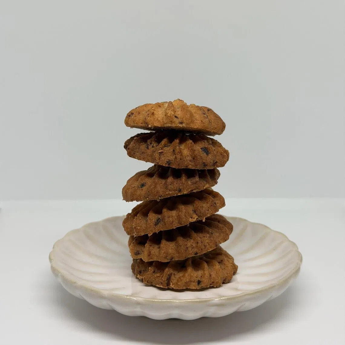 Peekabake by Ying季节限定的味噌太妃糖曲奇饼是人气口味。（受访者提供）