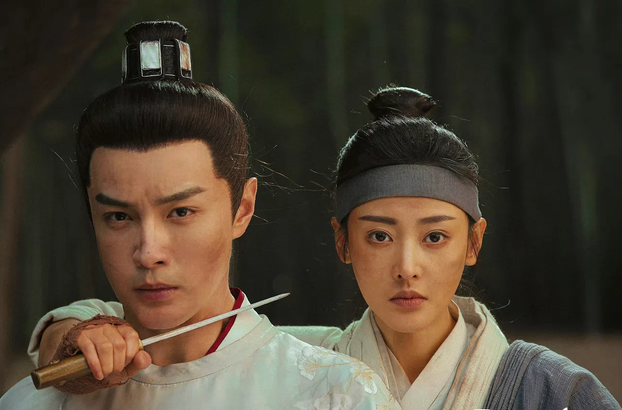 《阿麦从军》由张天爱（右）和张昊唯主演，两人有感情戏。（取自剧集微博）