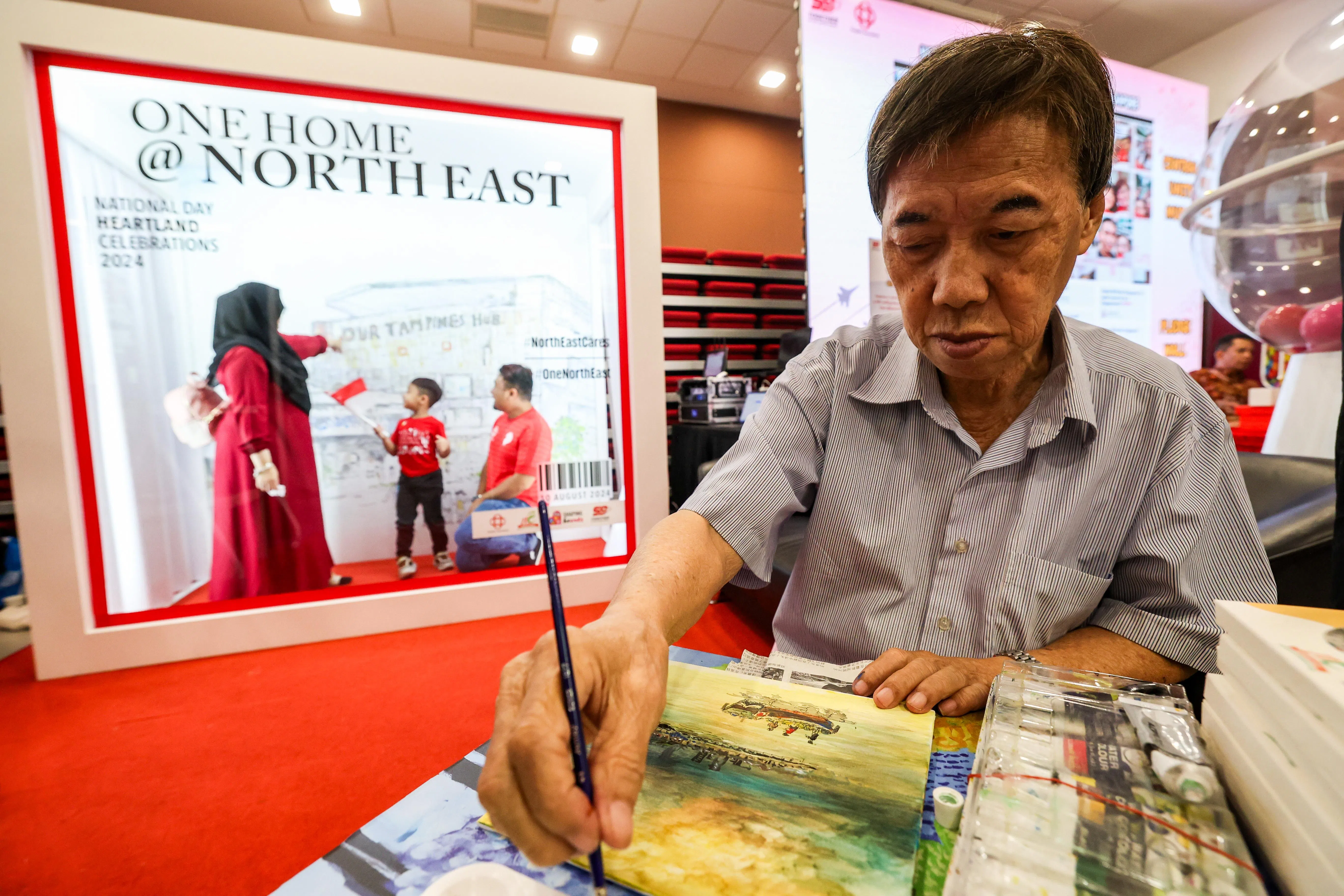 东北区将会在嘉年华活动上，展示三名残障者的10多幅作品。听障者黄祥发是其中一人，这是他首次参加国庆邻里嘉年华。（陈斌勤摄）