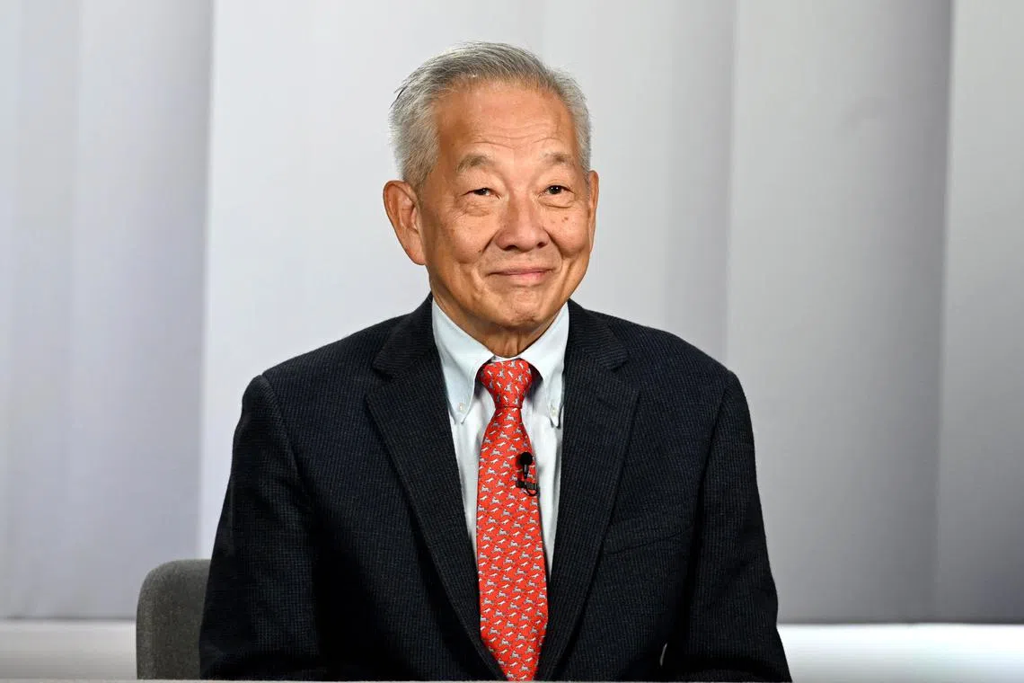 黄国松强调他是没有党派的候选人，认为这是他比对手更独立之处。（海峡时报）