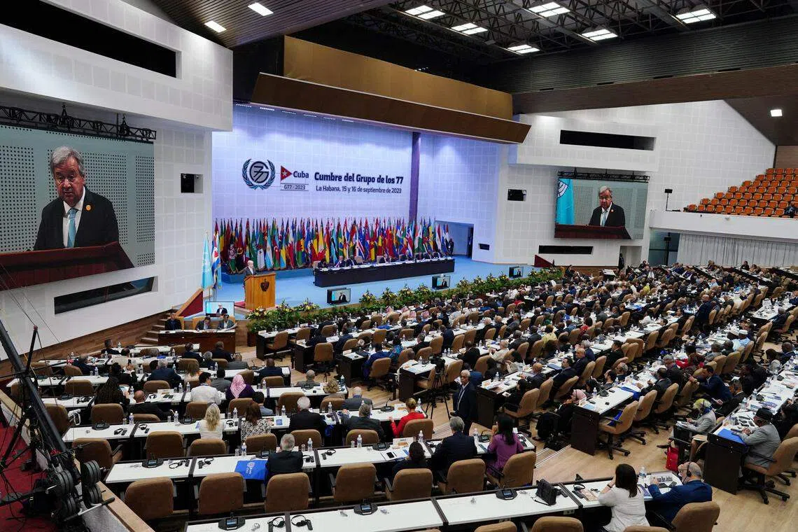 联合国秘书长古特雷斯与约30位来自非洲、亚洲和拉丁美洲的国家元首和政府首脑，15日齐聚哈瓦那，参加为期两天的峰会。（路透社）