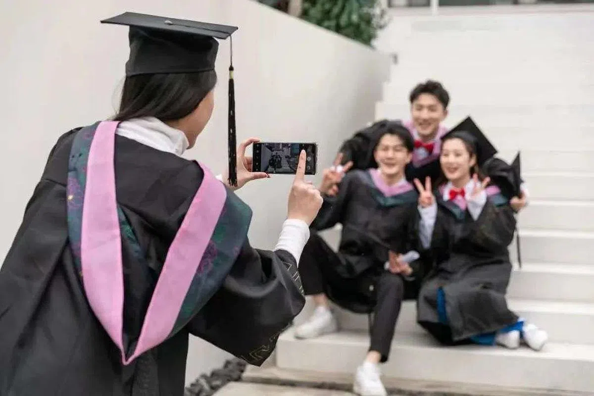 已有00后在求职道路上受挫，拿到手的offer被公司撤回。（互联网）