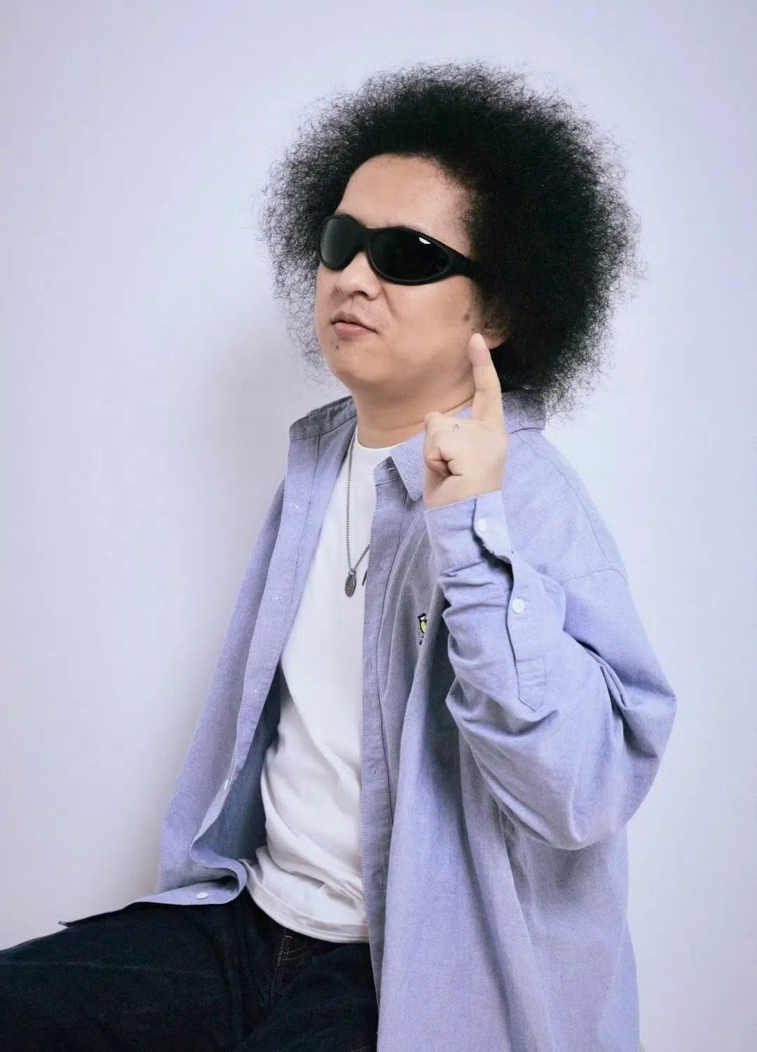 黑灯一年多前来狮城举办脱口秀专场《你谁啊》，当时没有中国成长背景的新加坡观众能听懂90%笑点。（取自艺人微博）