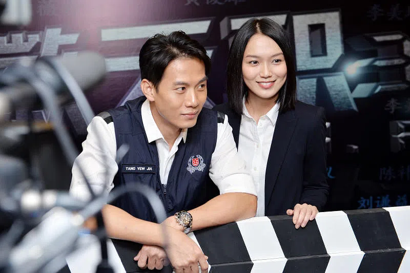 戚玉武和白薇秀拍摄《警徽天职3》时感情加温。（档案照）