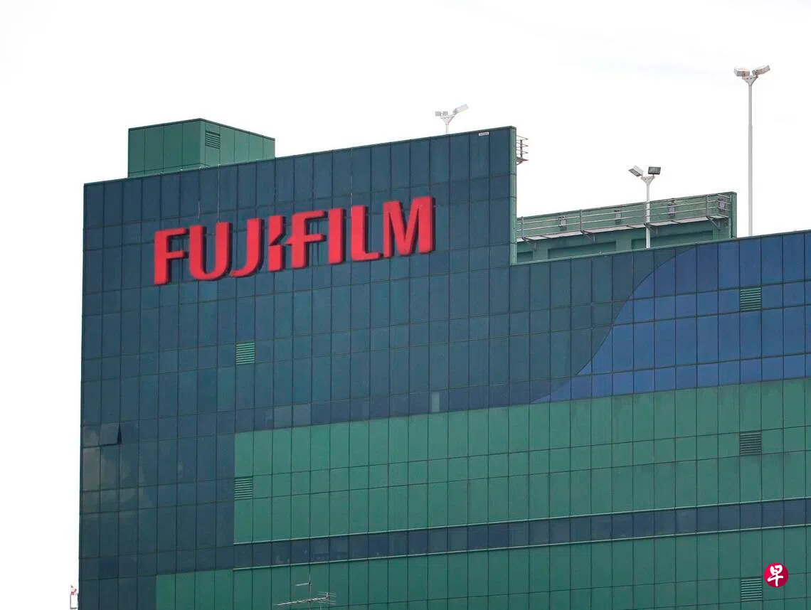 富士胶片区域主管涉受贿约15万元与两人同被控| 联合早报