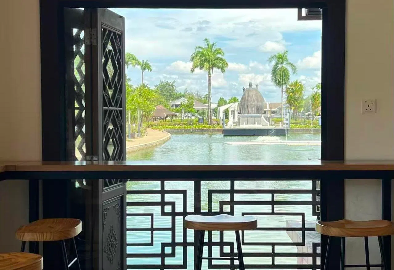 从茶饮店望出去的怡人景色。（徐婧佳摄）