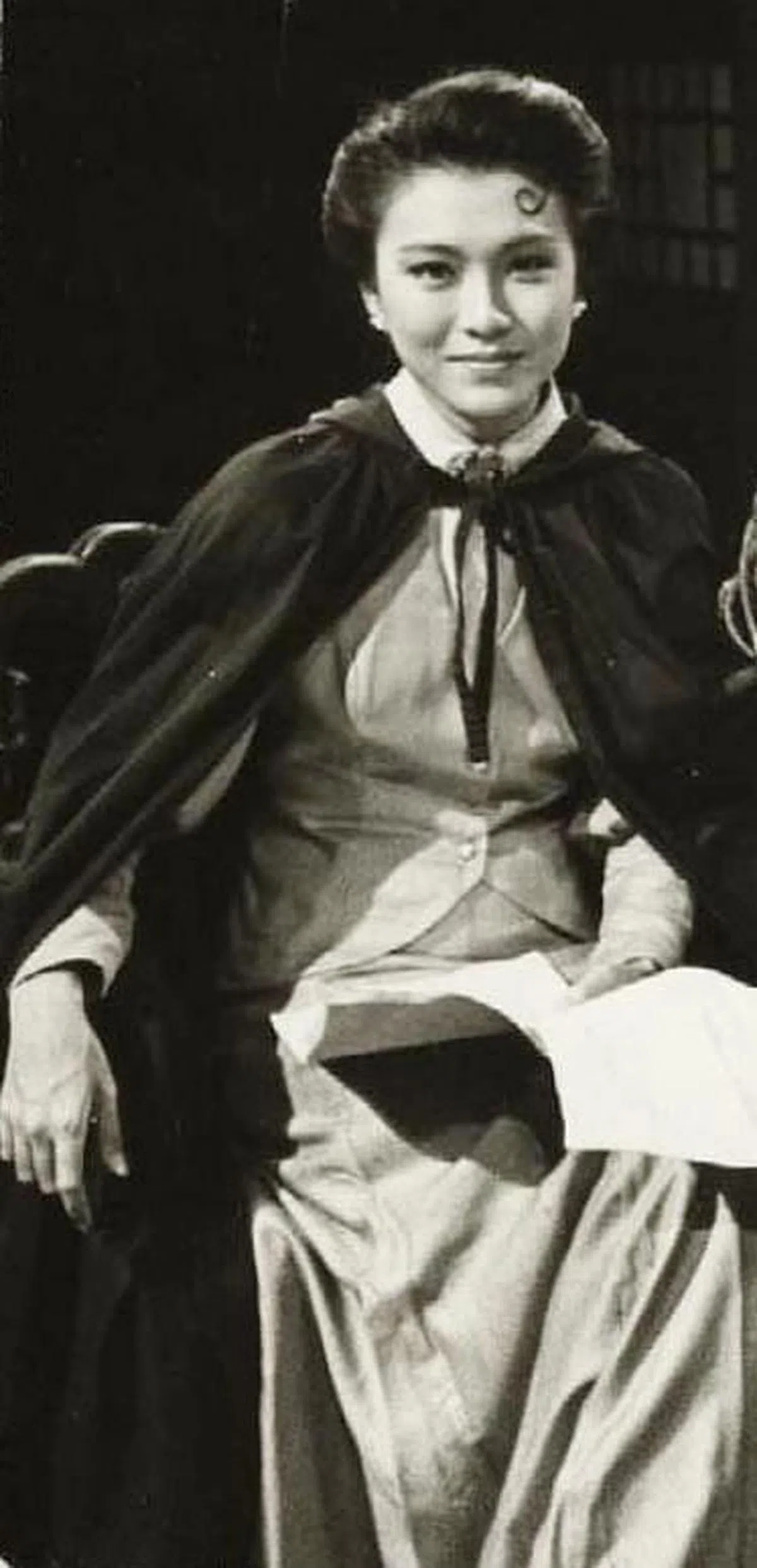 郑琬龄年轻时古今扮相两相宜。（受访者提供）