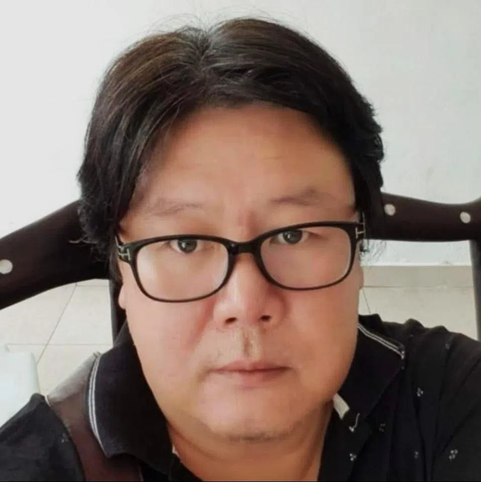 死者罗家强跟家具厂老板何书祥是相识20多年的老朋友。（受访者提供）