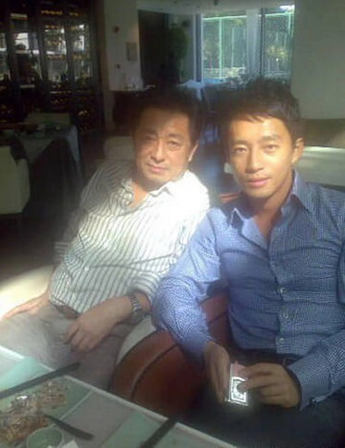 汪小菲（右）与亲父汪则翰合影；外界对后者所知不多。（互联网）