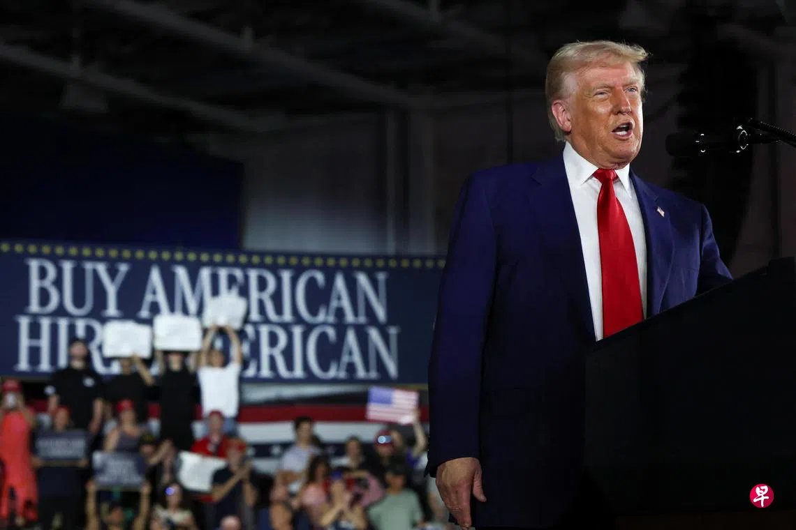 特朗普就职百日吹嘘经济成就美国民众却益发警惕| 联合早报