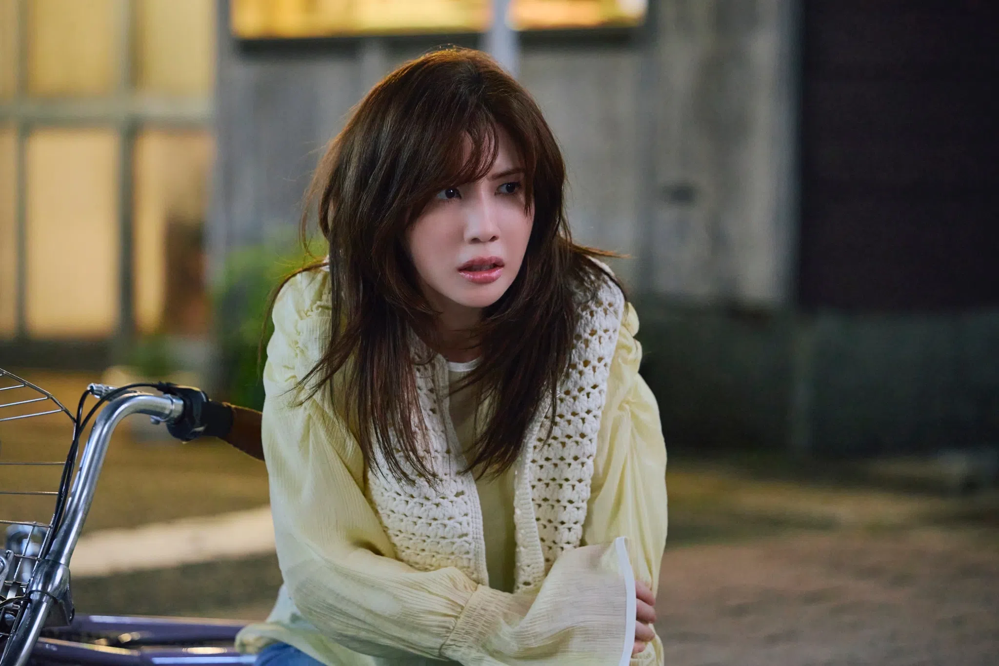 特别演出的仲里依纱，凭借内敛细腻演技最抢镜，让人留下深刻印象。（互联网）