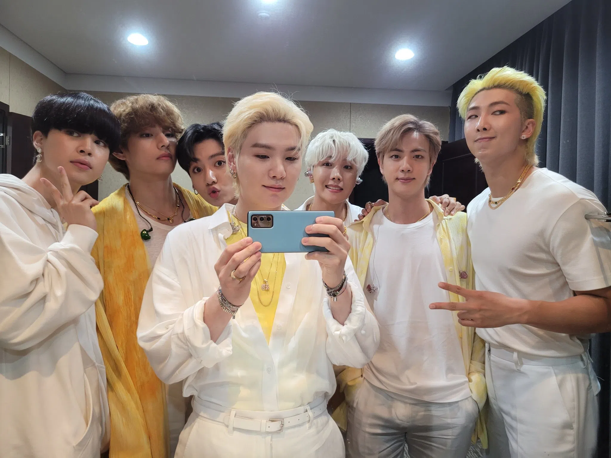 BTS七名成员计划陆续入伍，预计2025年才能看到全员重聚。（取自BTS X）
