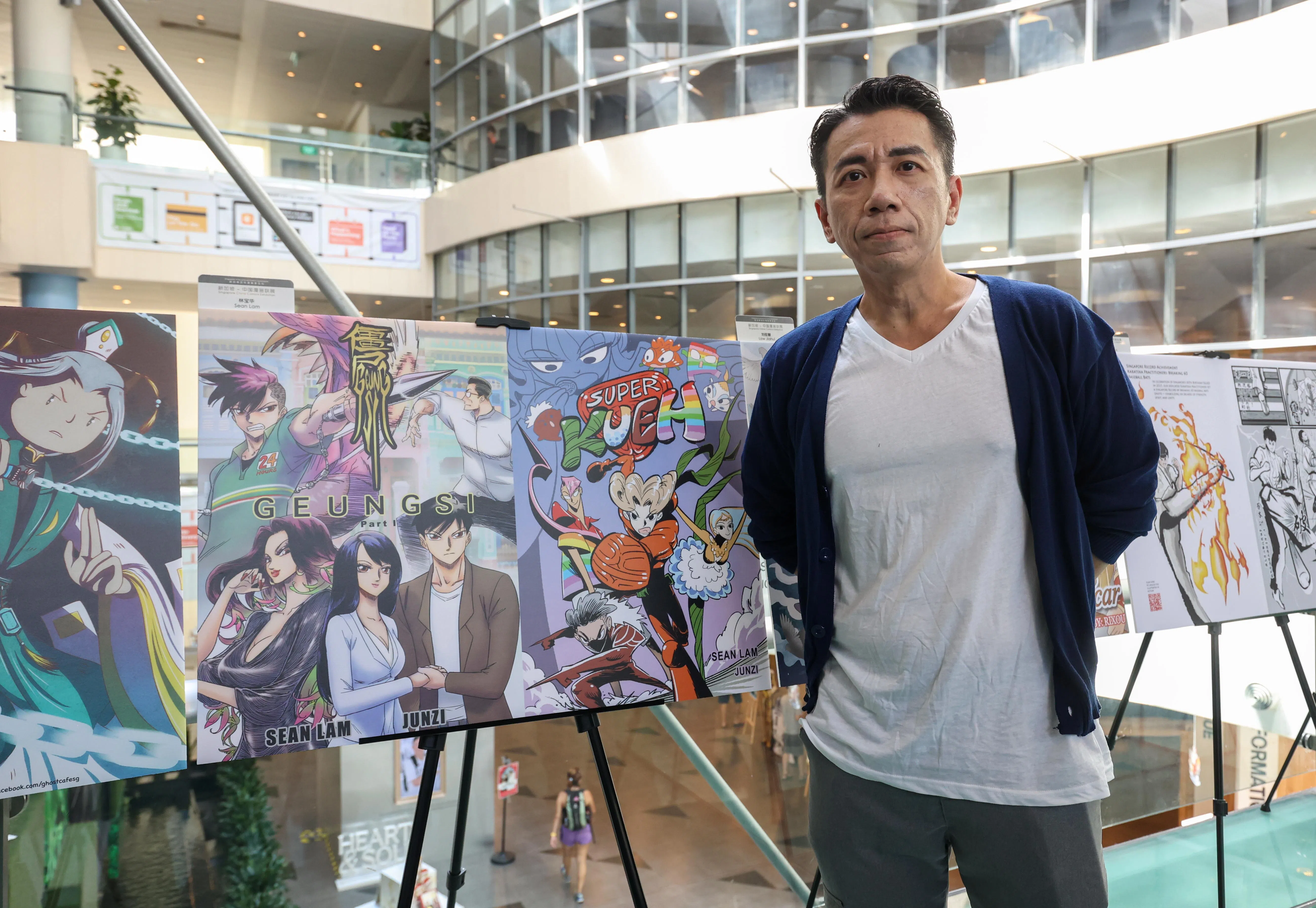 本地漫画家林宝华要画出新加坡的故事，平日也写玄幻小说。（游甯稀摄）