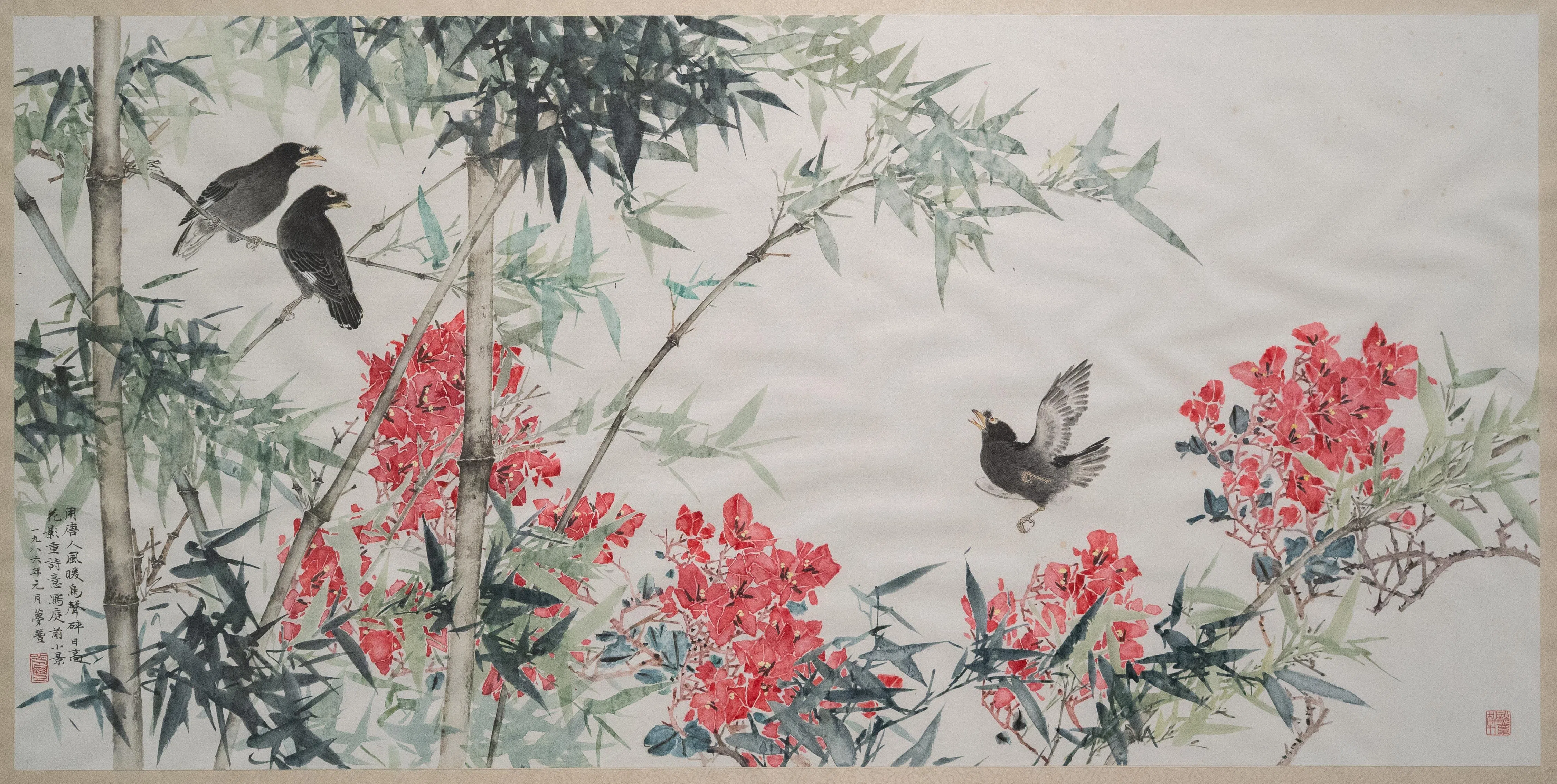 新加坡文化奖书画家许梦丰写庭前小景的花鸟工笔画（1986），在“翰墨因缘—狮城藏品展“展出。（中国银行新加坡分行提供）