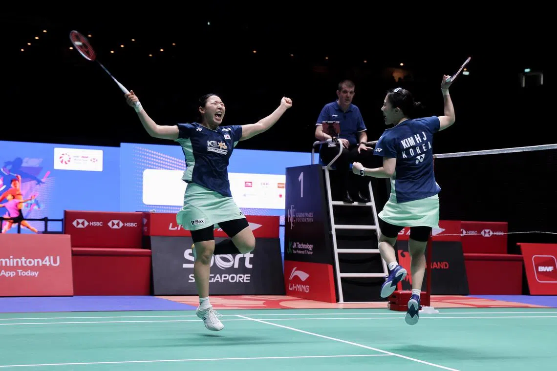 拿下最后一分，金慧贞（右）和孔熙容开心得手舞足蹈。（关俊威摄）