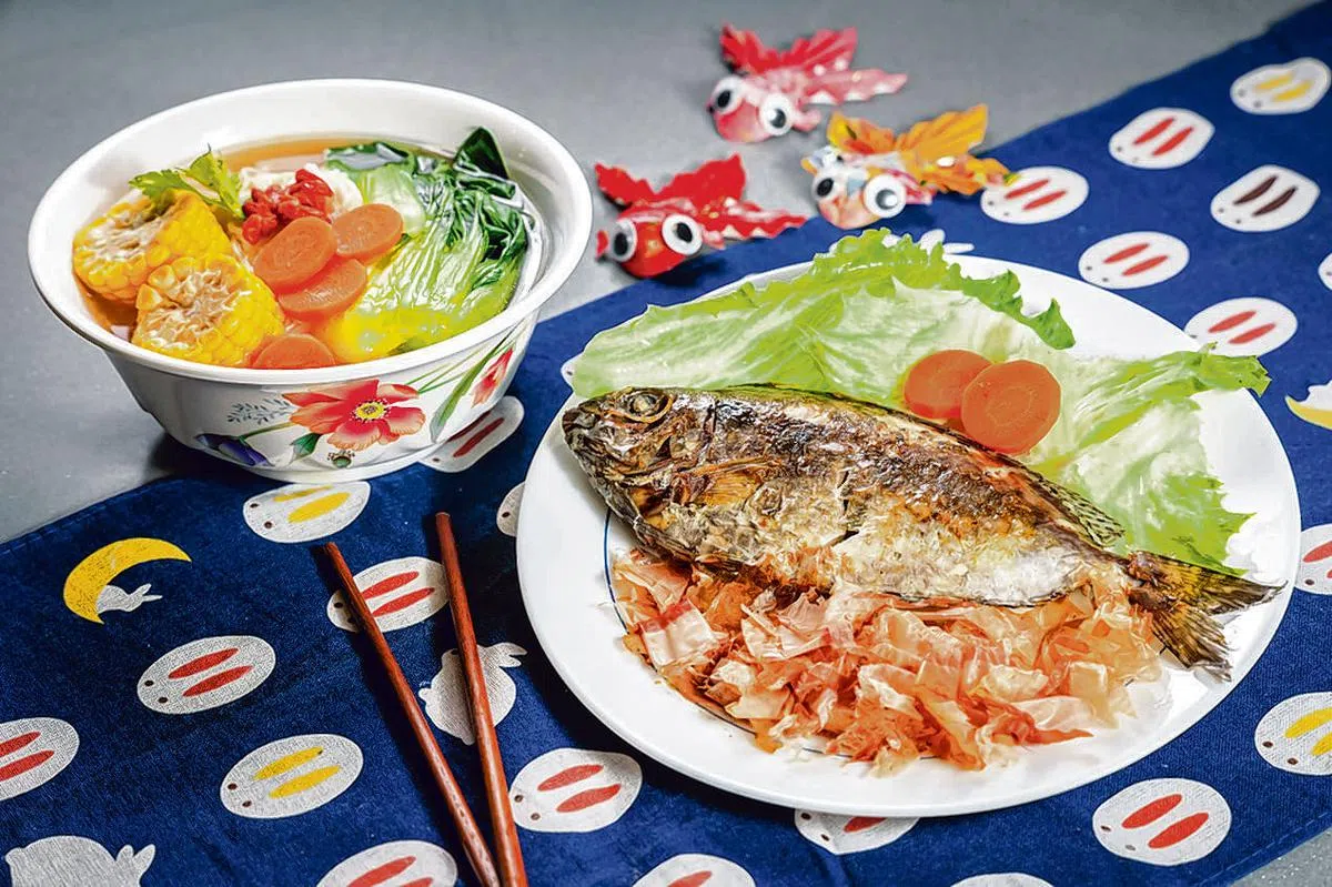 发财鱼长寿面线汤，营养均衡、寓意吉祥。