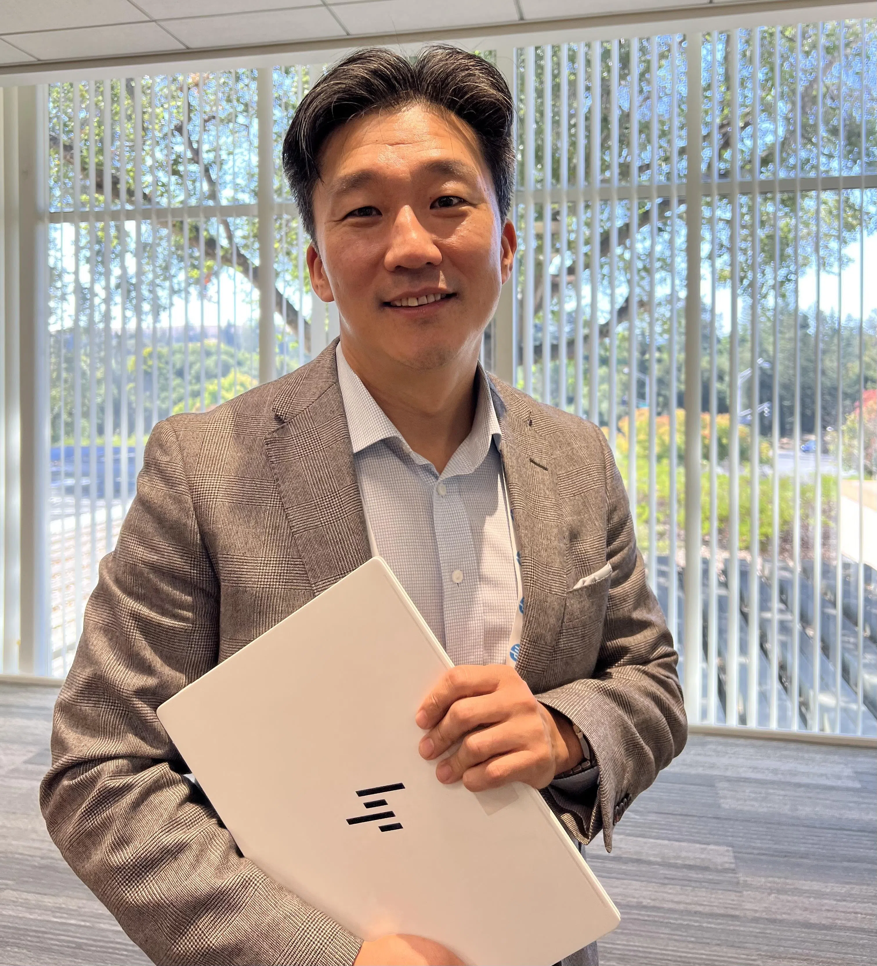 惠普高级副总裁兼消费类电脑部总裁张明真预测，小型语言模型未来会受到用户欢迎。（黄少伟摄）