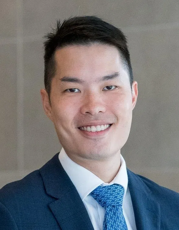 欧冠伟助理教授：通常会避免让准妈妈在孕前期做癌症治疗，因为这时胎儿的重要器官仍在发育中。（受访者提供）