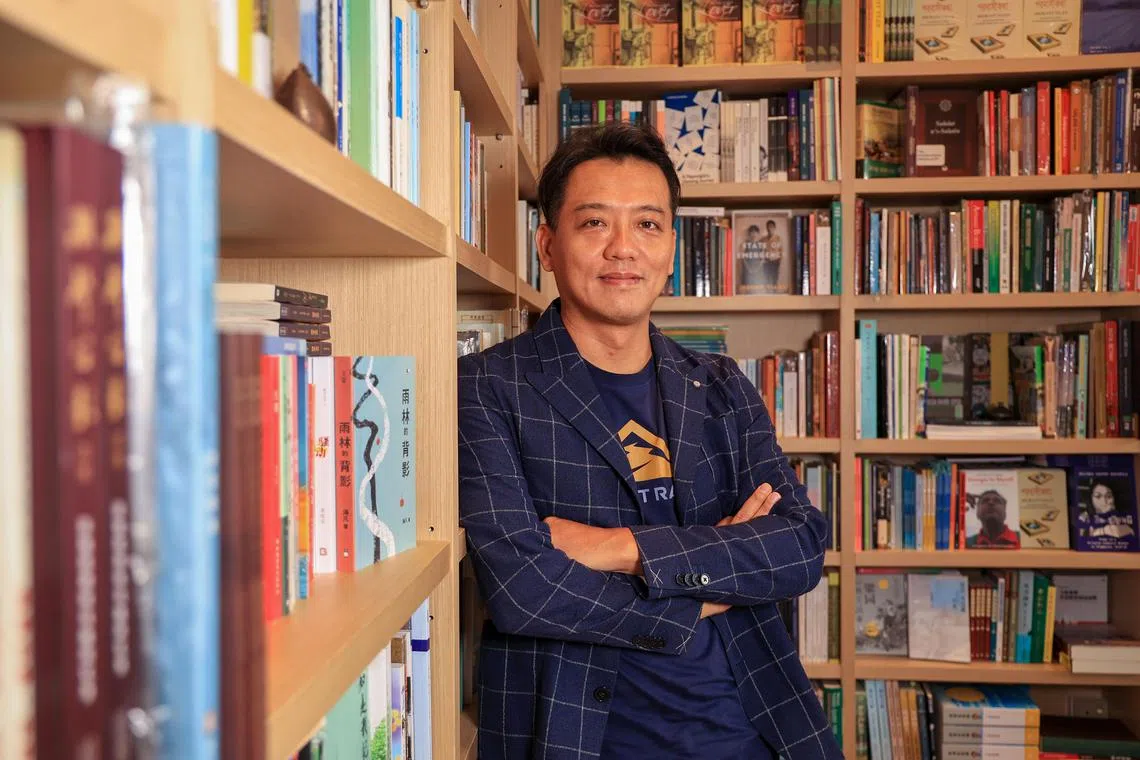 台湾诗人吴怀晨去年下半年来到新加坡，担任南洋理工大学华文驻校作家。（档案照）