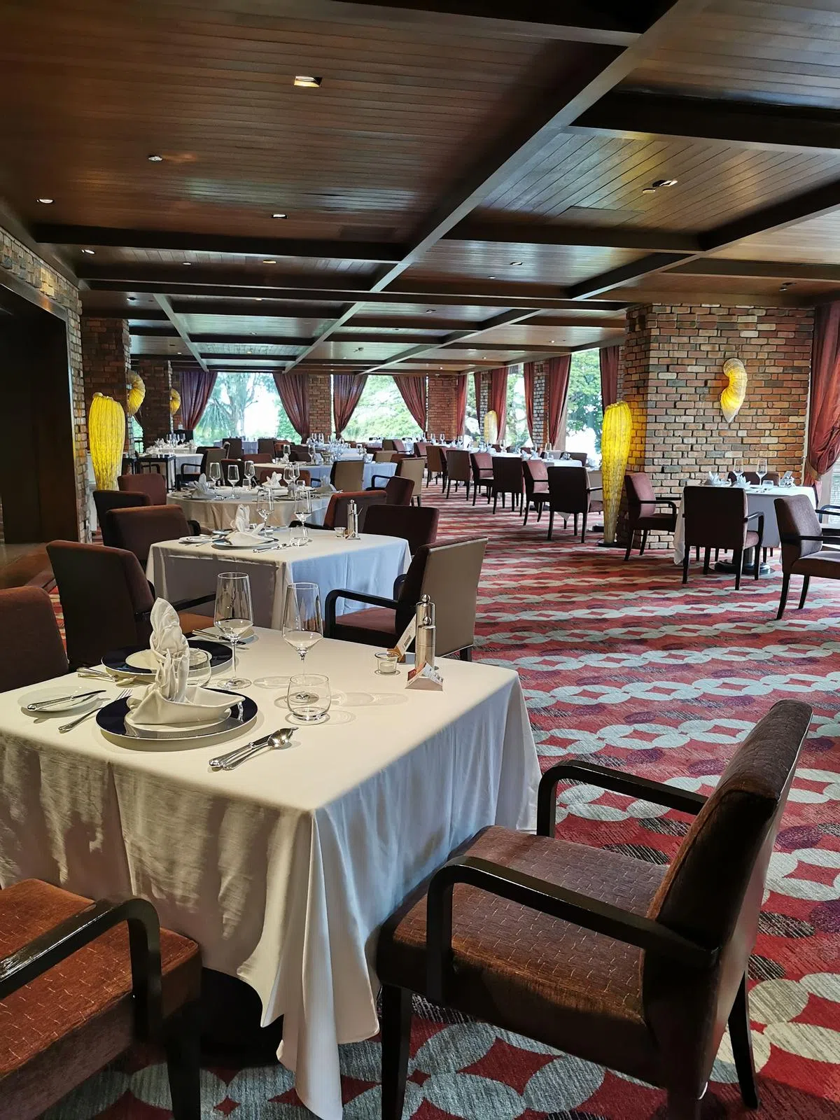 1973年开业的Feringgi Grill是当地著名的牛扒餐馆。（陈爱薇／图）