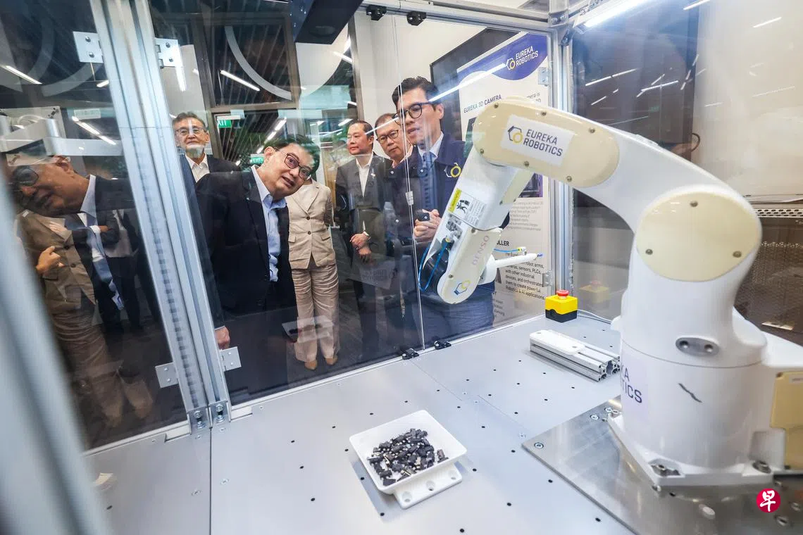 南大设本地首个大学风投基金华登国际主席陈立武投500万元| 联合早报