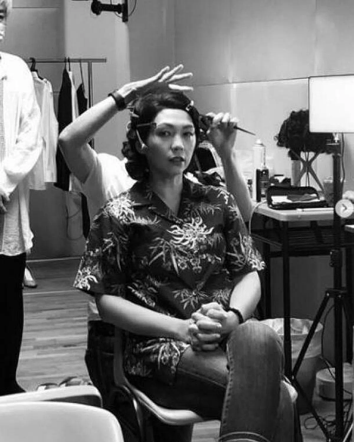 陈洁仪5月3日在IG贴出英语音乐剧《LKY》做造型的视频。（取自陈洁仪IG）