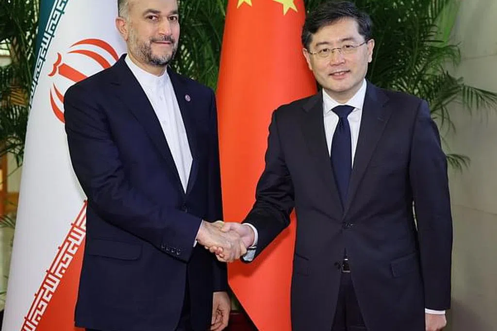 秦刚会见伊朗外长：继续在彼此核心利益问题相互支持