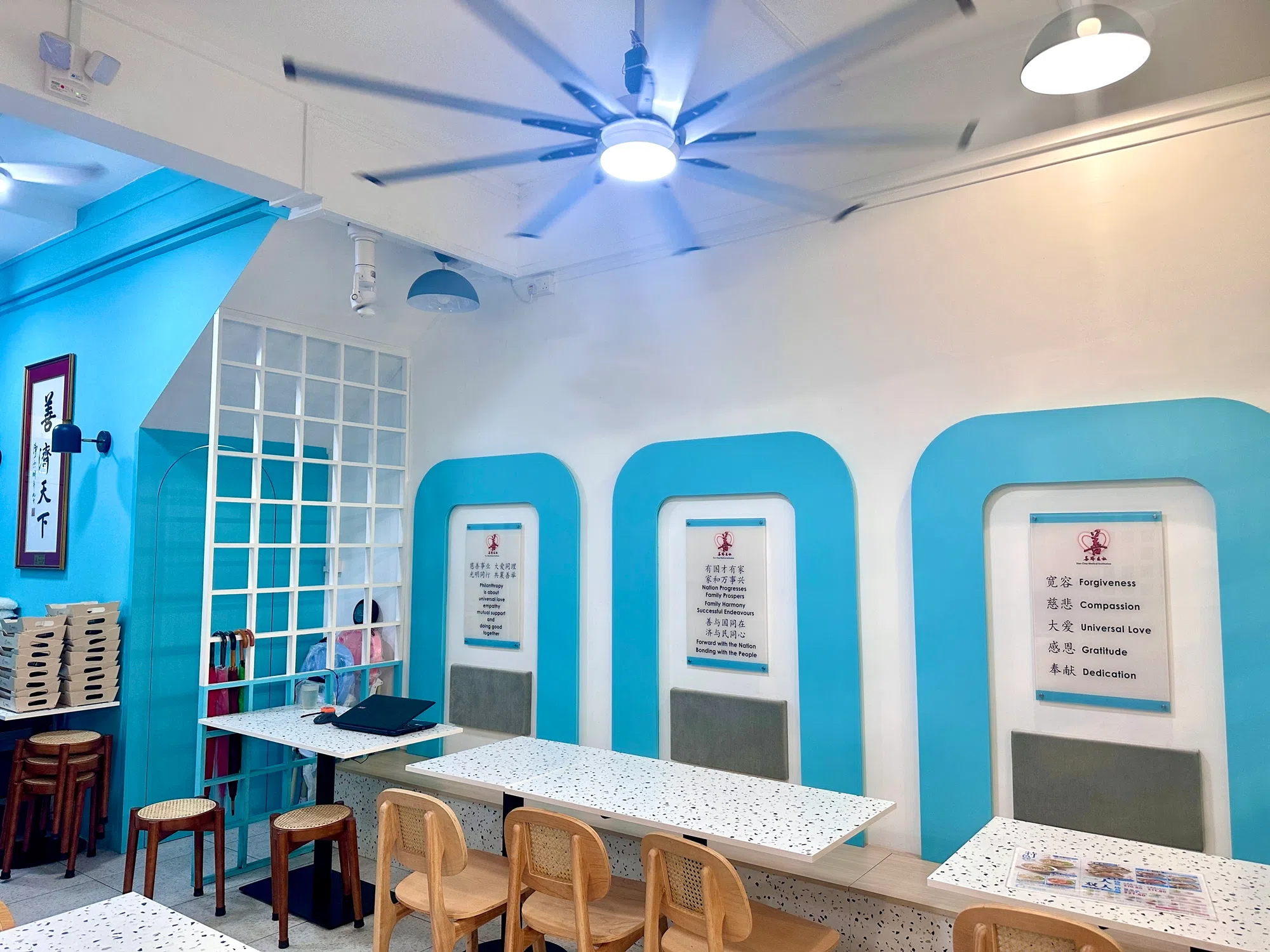 李姐的店店面设计简洁舒适。（贺玉荣摄）