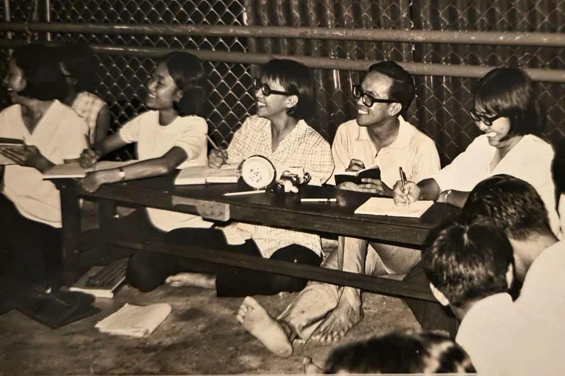 儿童剧社的团体生活，除了录制儿童广播剧、搬演舞台剧，也包括写作班、性格教育课和生活故事分享会。（受访者提供）