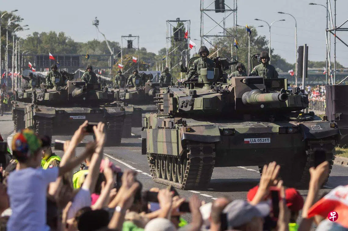 波兰举行冷战以来最大规模阅兵式| 联合早报