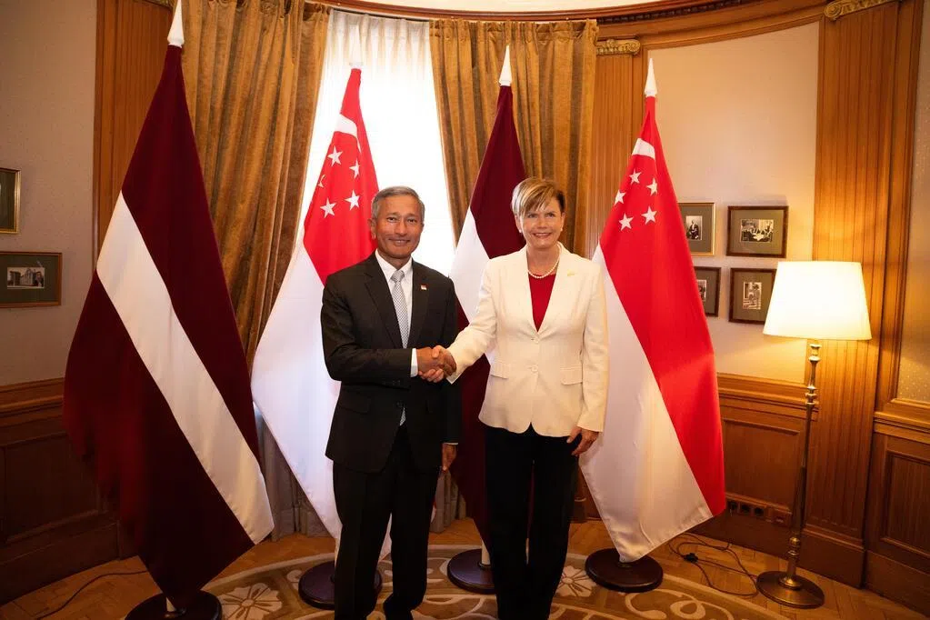 外交部长维文医生首次访问拉脱维亚，并与拉脱维亚总统林克维奇斯（Edgars Rinkēvičs）等领导人会面，探讨两国如何强化双边合作。