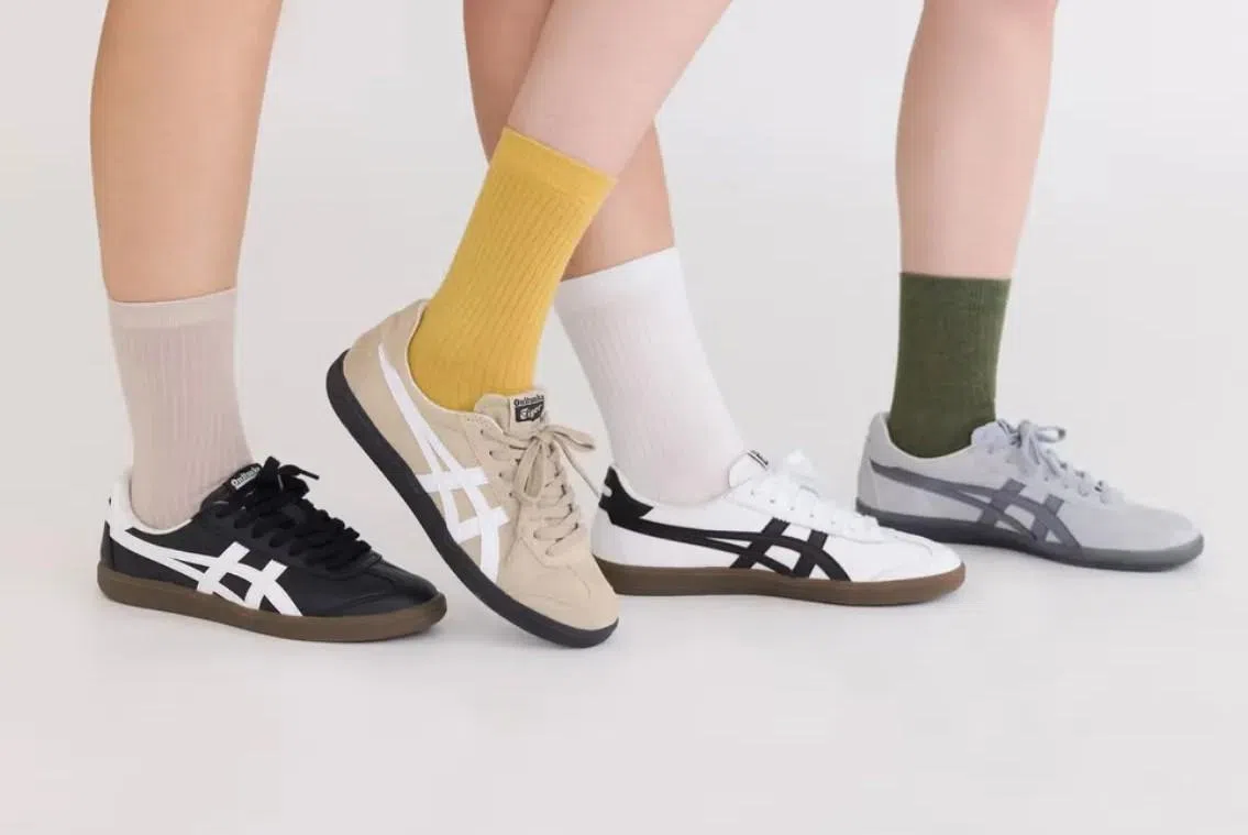 简单利落的鞋型，让德训鞋从战备军用鞋转为时尚宠儿。（互联网）