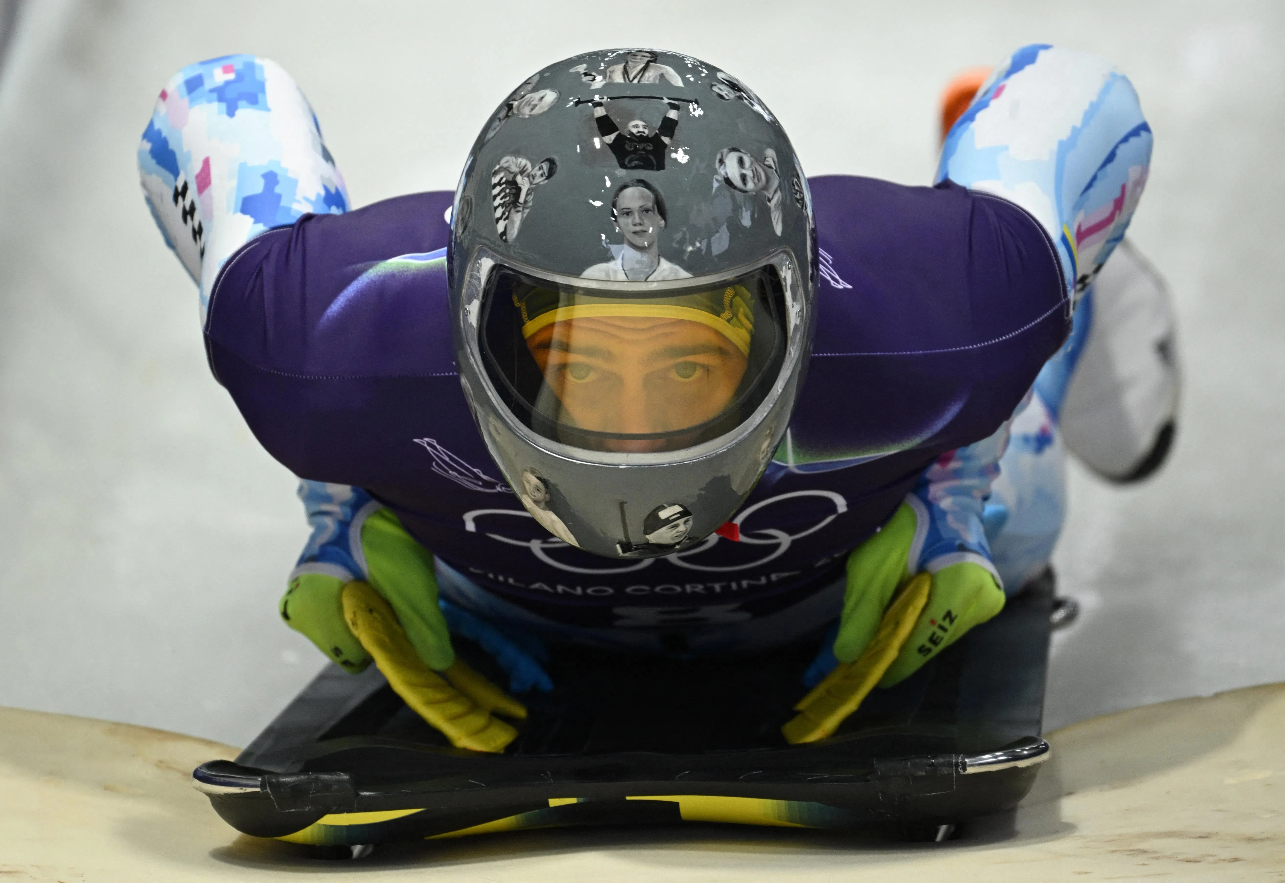 赫拉斯克维奇在星期三（11日）戴着被禁止的头盔训练。（路透社）