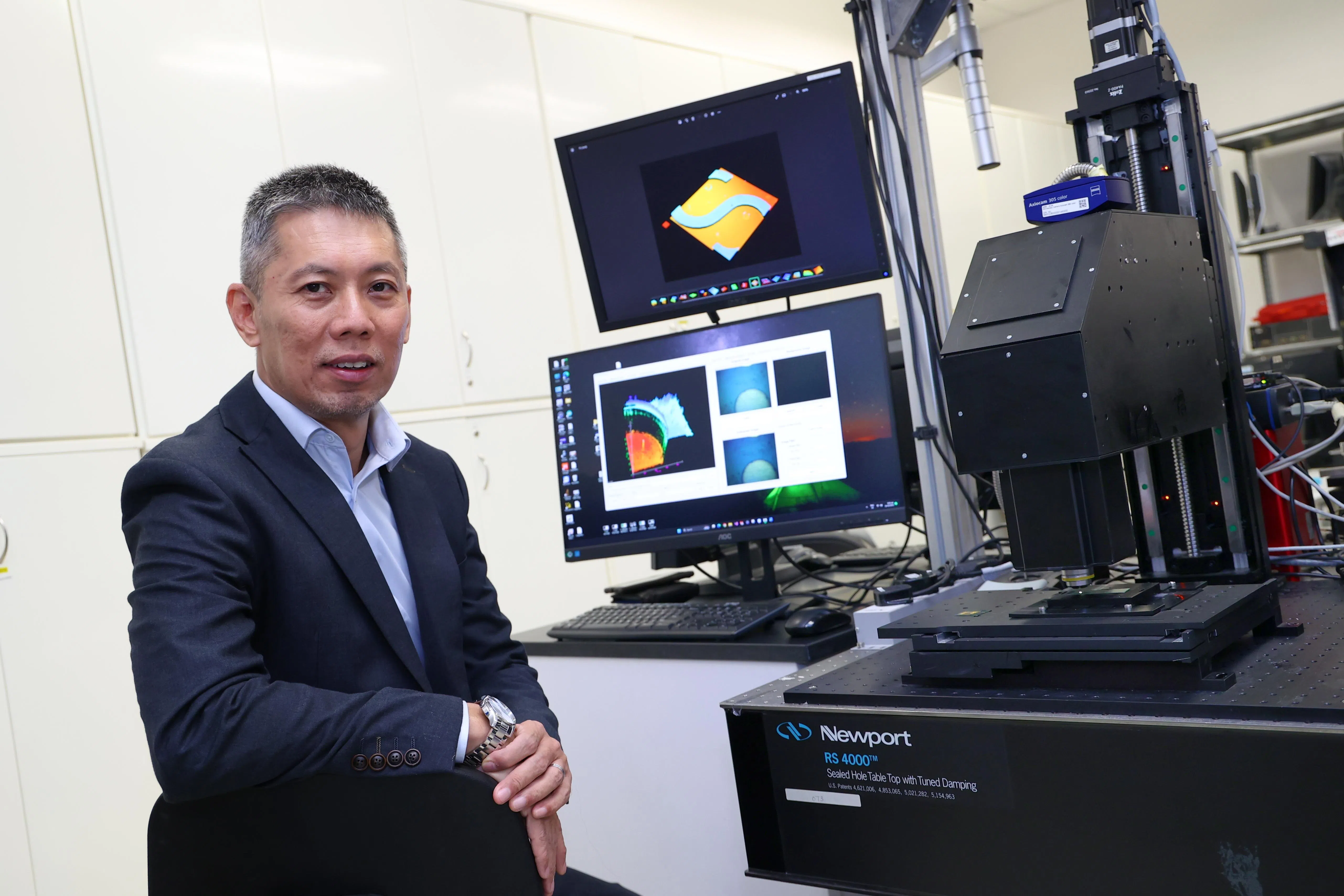 今明视觉执行董事吴友仁介绍说，公司将在今年的ITAP博览会展示一项与新加坡科技研究局合作的试验成果，一款可运用在半导体领域的高速3D显微解决方案。（林明顺摄）