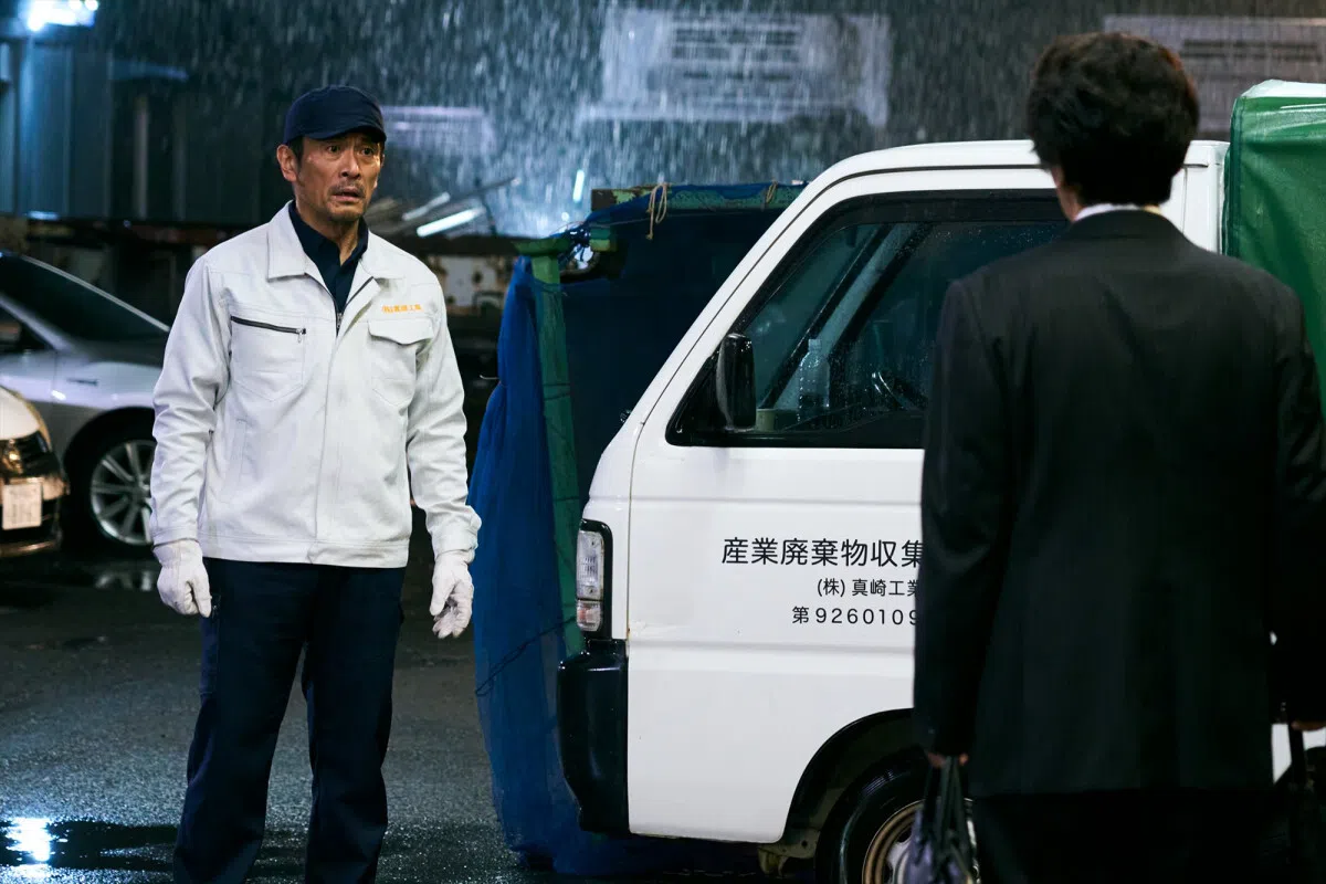 戏路宽广的内野圣阳（左）在剧中的悲情演出颇有感染力。（互联网）