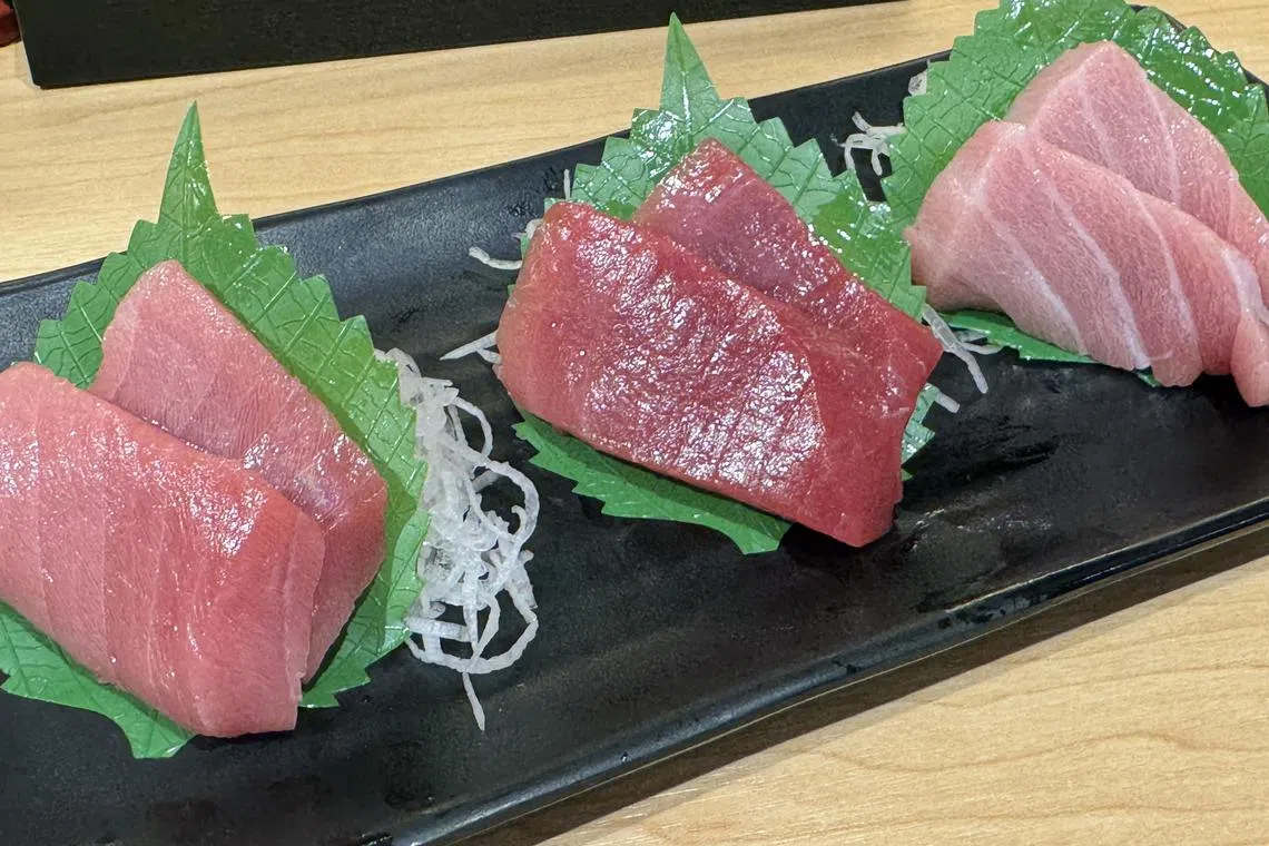 综合鲔鱼刺身一份$12.80。（邝启聪摄）