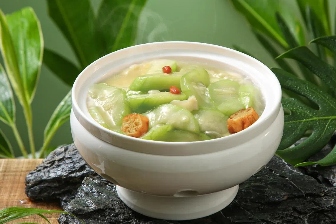 湘香湖南菜清甜的鲜焖青丝瓜。（餐馆提供）