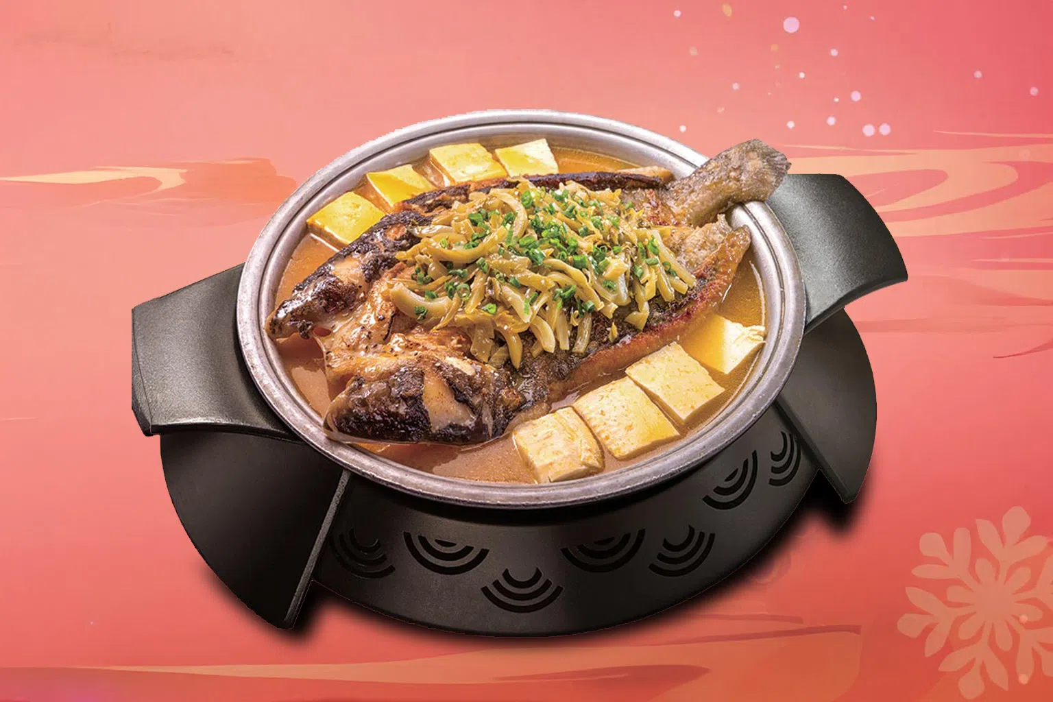 新春佳节吃香喝辣，大家围桌共享美食，烤鱼是不错的选择。（图/赖美丽藤椒烤鱼提供）