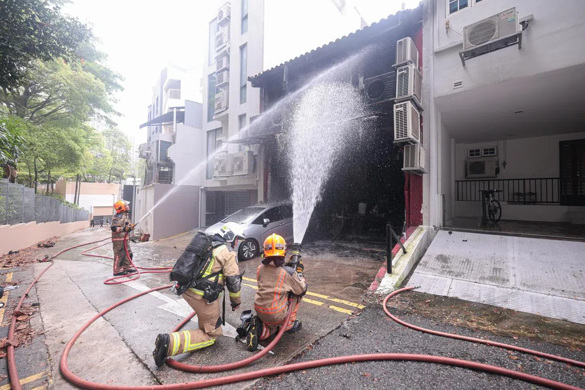 大火在30分钟内被三支水枪扑灭。（李冠卫摄）