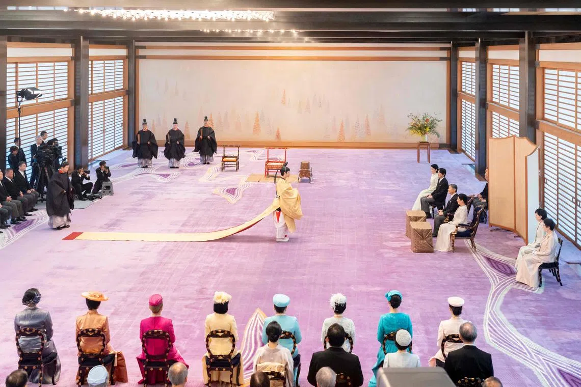 悠仁的成年礼9月6日一早即展开，在日皇德仁、皇后雅子、爱子公主、父母文仁亲王与纪子王妃等皇室成员的见证下完成，日本首相石破茂等政要也有列席。（法新社）