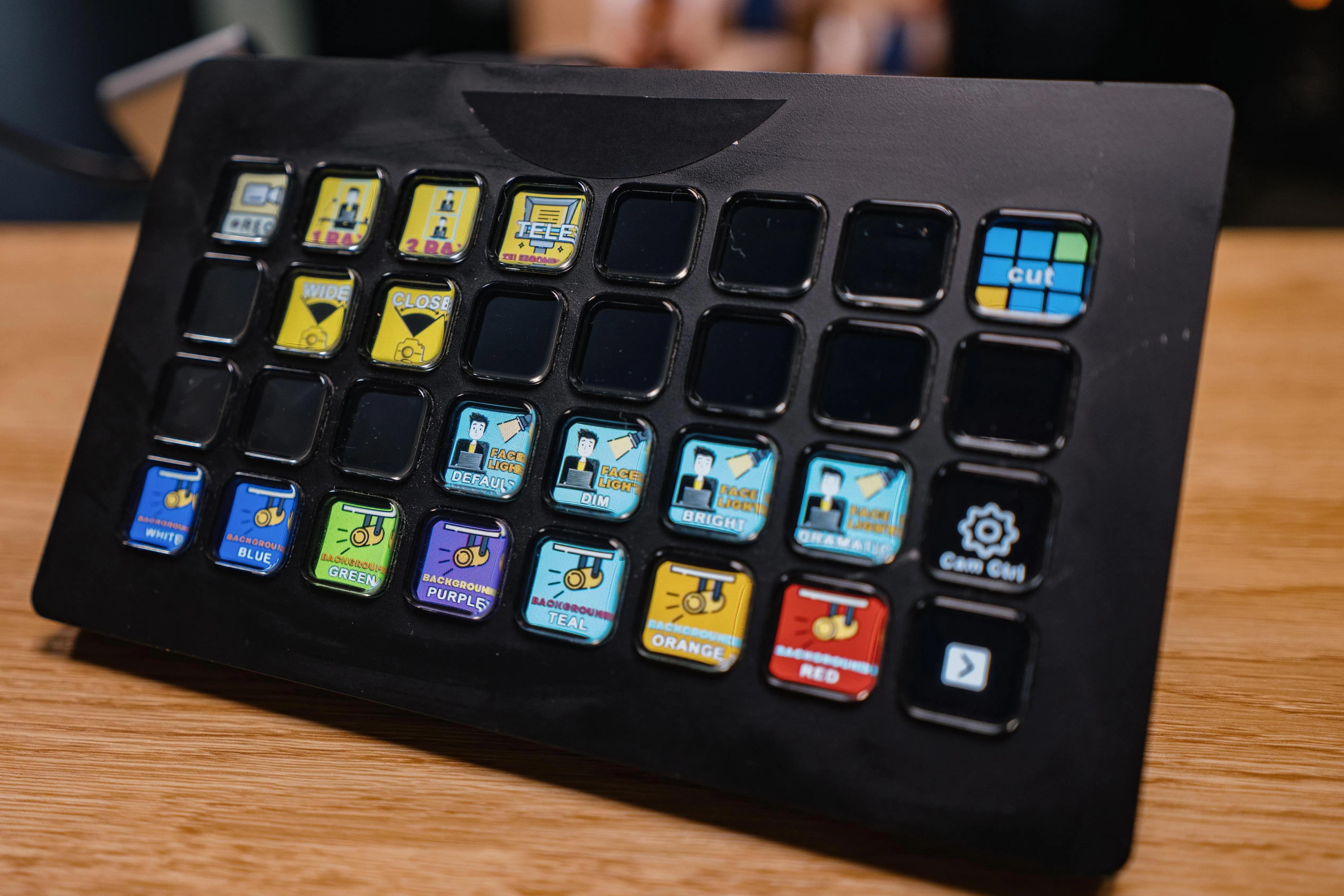 控制台有各种按钮，界面直观，容易上手。（受访者提供）