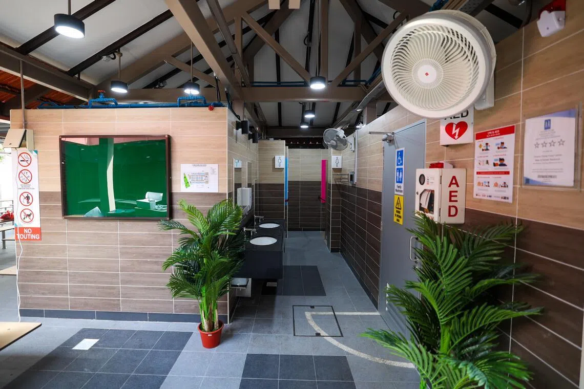 忠忠熟食中心的其他整修项目，还包括厕所翻新和更换桌椅等。（林明顺摄）