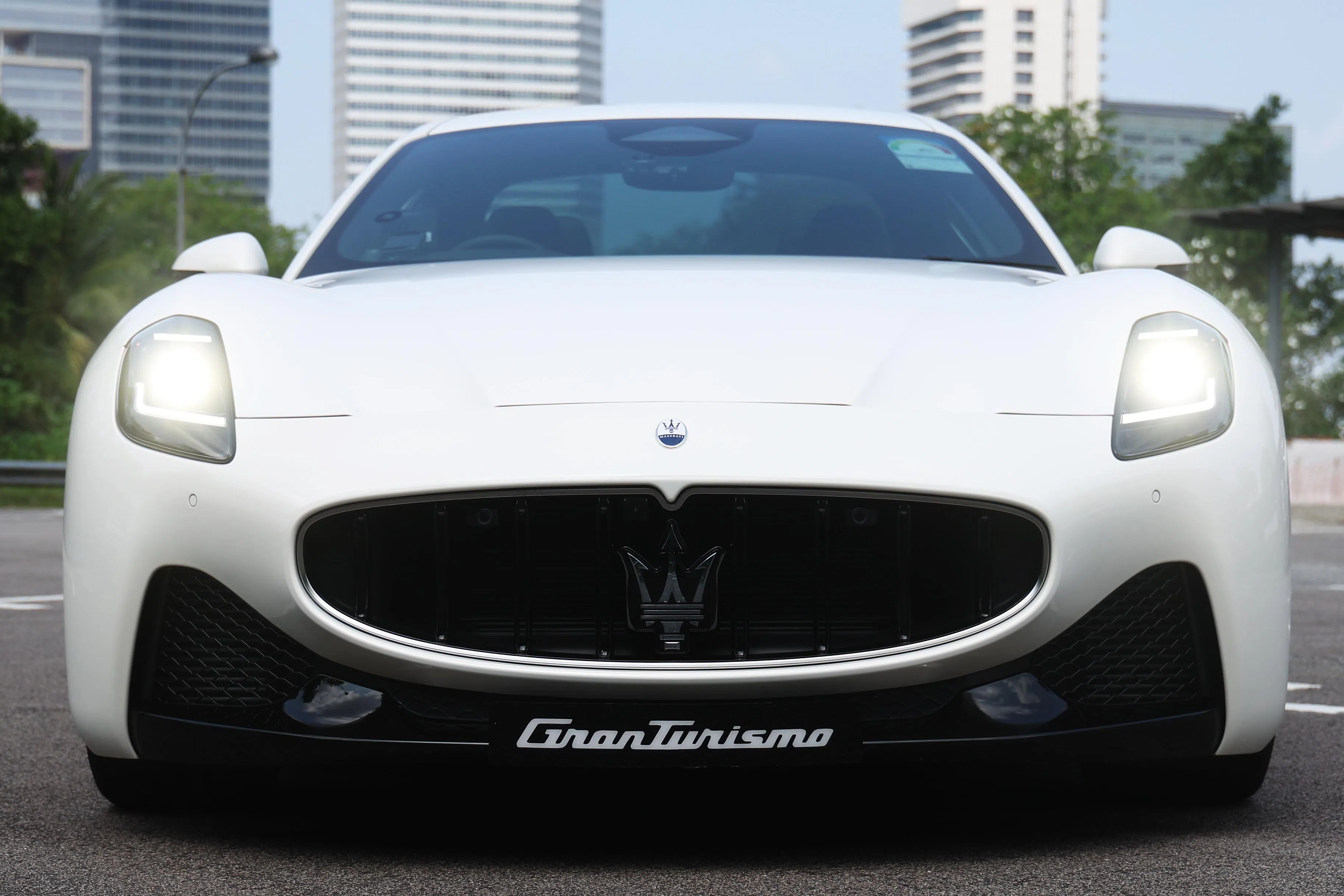 双灯线LED大灯具有很高辨识度。（蔡家增摄）