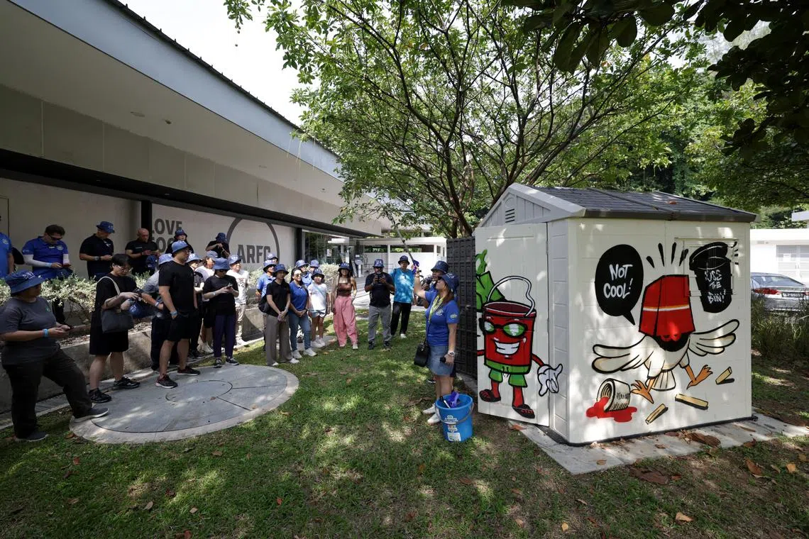 公共卫生理事会设在全岛各地的“清洁仓”是一种自助式工具储藏站，内有拾垃圾专用工具，供公众免费借用。（叶振忠摄）