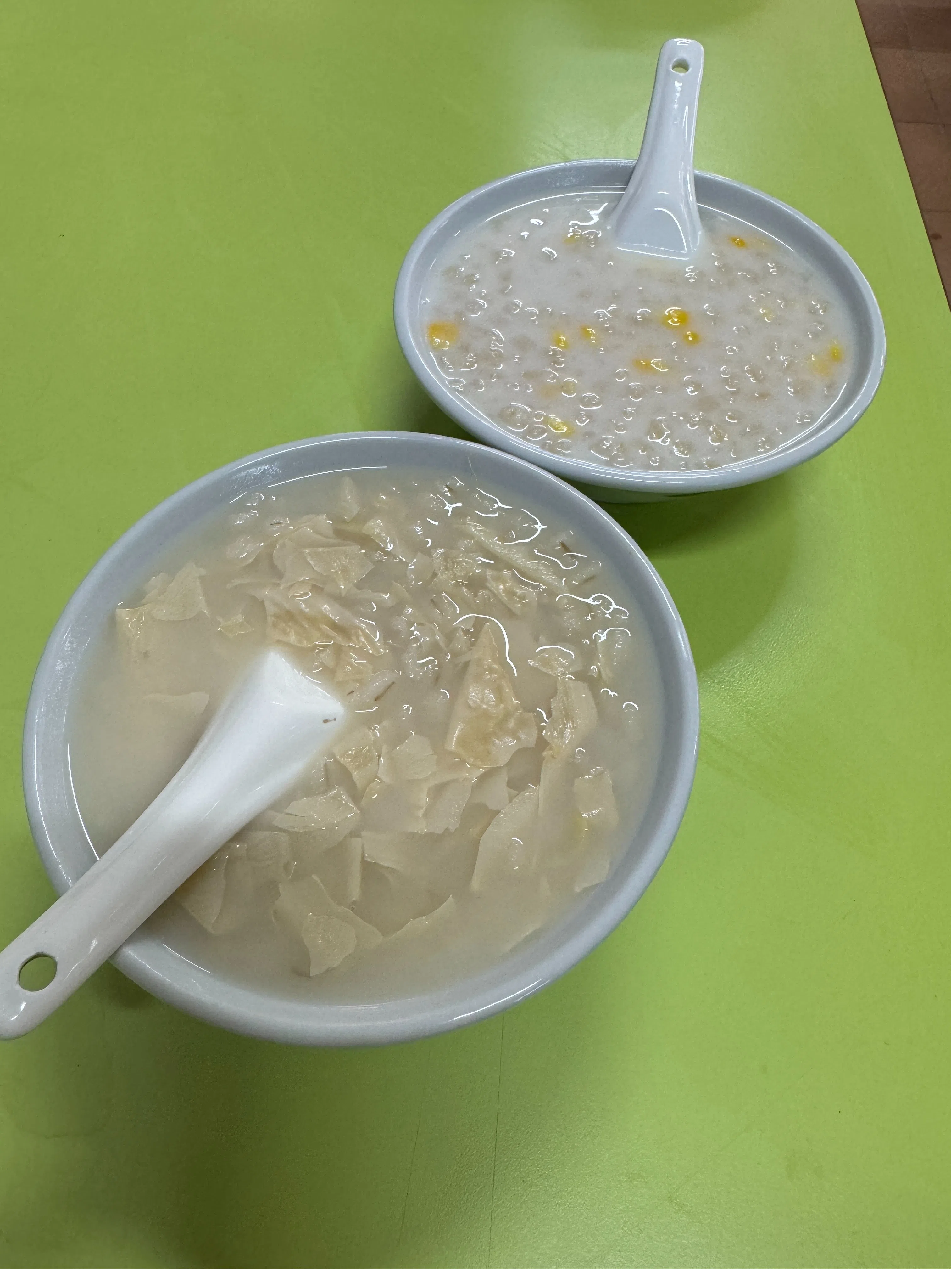 金玉大麦（上）、腐竹白果玉米（下）。（翁铭芯摄）