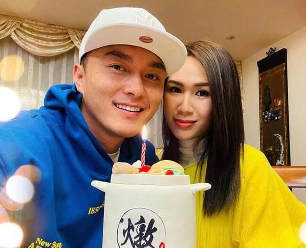 庄思明（右）对男友杨明不离不弃。（互联网）