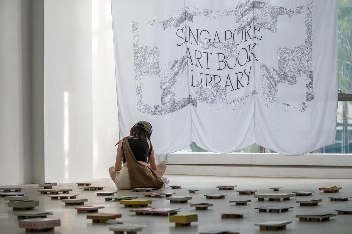 林祉君从2021年起在新加坡艺术书籍市集另辟“新加坡艺术书籍图书库”（Singapore Art Book Library）。（Singapore Art Book Fair提供）